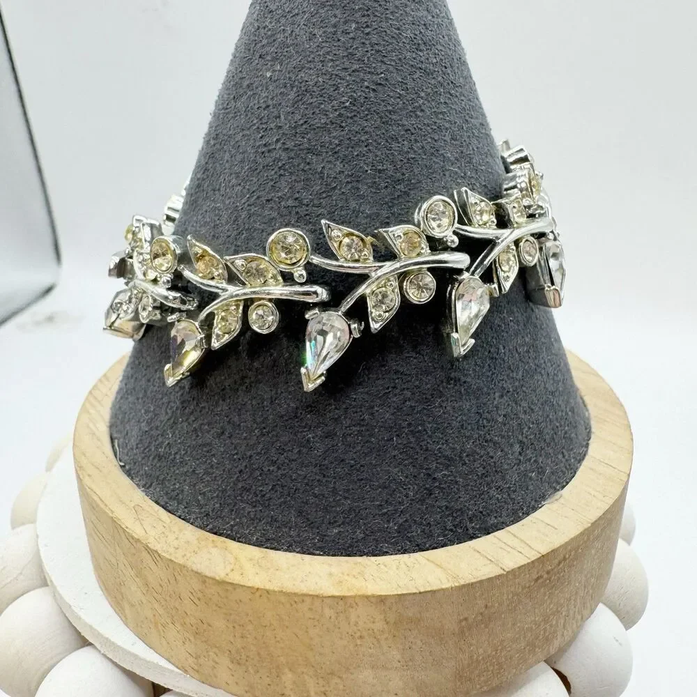 Kramer Vintage Clear  Teardrop Crystal Leaf Link Bracelet Silver Tone MCM 7”